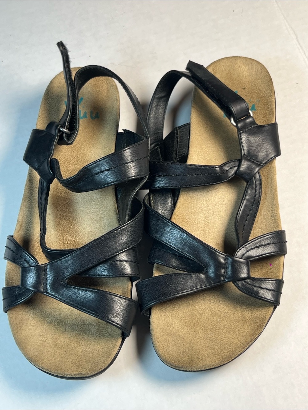 Yuu Black Strappy Women’s Sandals